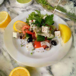 Салат Грецький (230/30г)