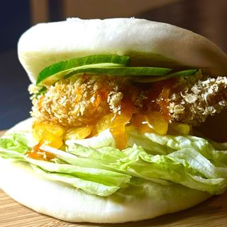 Парова булочка БАО з креветками кріспі