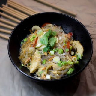 Локшина  з куркою (300г)