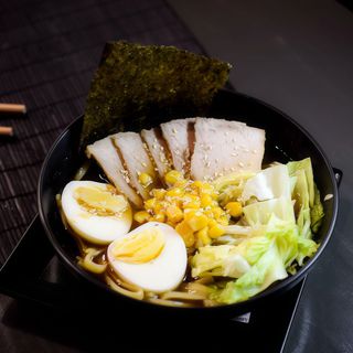 Суп Рамен зі свининою (300г)