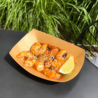 Креветки в світ чілі соусі