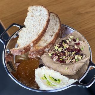 Курячий паштет з битим маслом та інжирним ( 290г) джемом