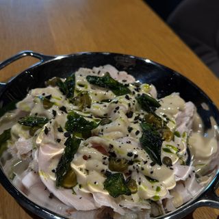 Філе індички з соусом з тунця (210г)