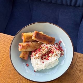 Млинці з вишнями та маскарпоне(260г)