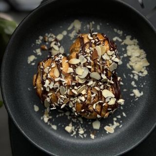 Профітролі з кремом патіс'єр (150г)