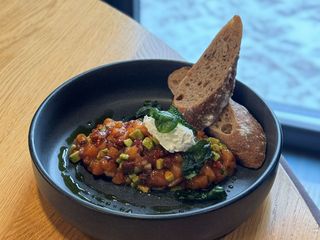 Тартар з лосося та авокадо (230г)