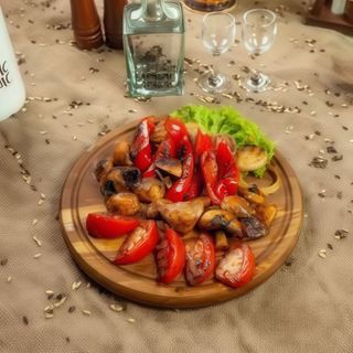 Помідор (100г)