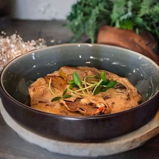 Закуска з грибним соусом та пюре