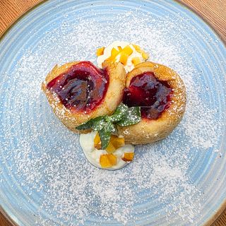 Млинець з джемом та сметаною 180 г