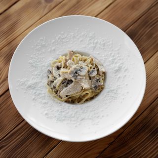 Паста з куркою та грибами (300г)