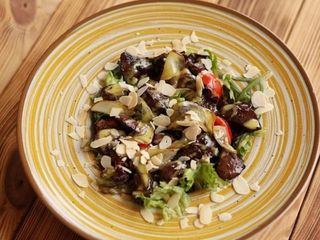 Теплий салат з печінкою (290г)