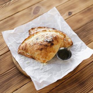 Кальцоне З тунцем (340/20г)