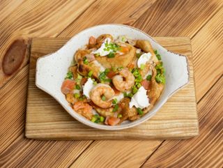 Млинець з лососем та креветками