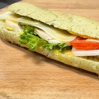 Сендвiч шпинатний з куркою