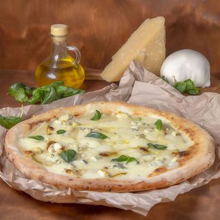 Піца з грушею та горгонзолою Гранде 600г