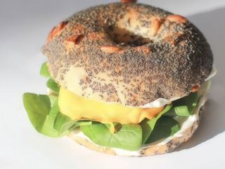 Бейгл Melt з яйцем Бейгл Melt з курячим яйцем (250г)