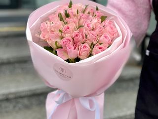 Букет з 25 ніжно-рожевих троянд