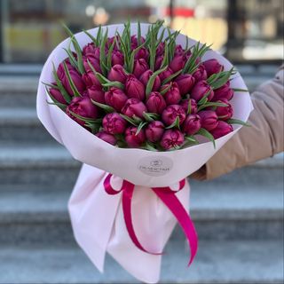 Букет з 51 бордового тюльпану