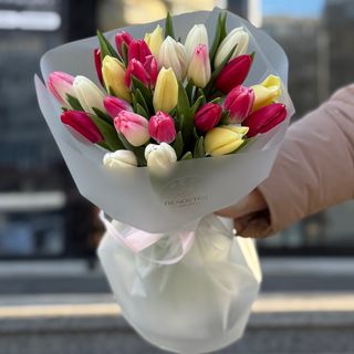 Букет з 25 тюльпанів мікс