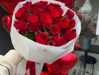 Букет з 21 червоної троянди