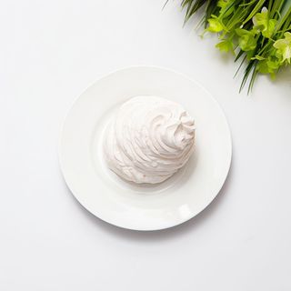 Безе з горіхом (25г)