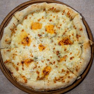Піца 4 Cheese Сирна (30см/520г)