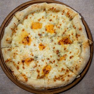 Піца 4 Cheese Сирна (25 см/350г)