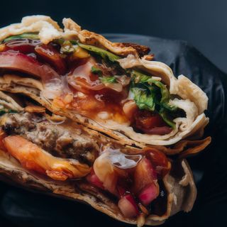 Бургер в лаваші з куркою