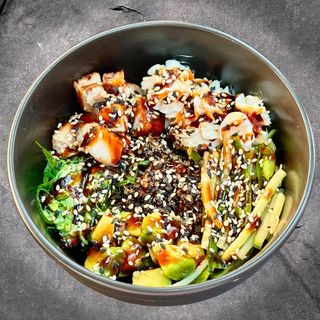 Боул з вугрем і кіноа (250г)