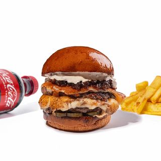 Дабл зі смаженим сиром та трюфельним соусом МЕНЮ