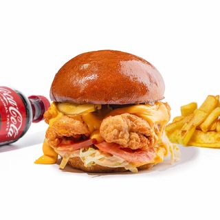 Велетень з кріспі куркою МЕНЮ