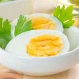 Варене яйце