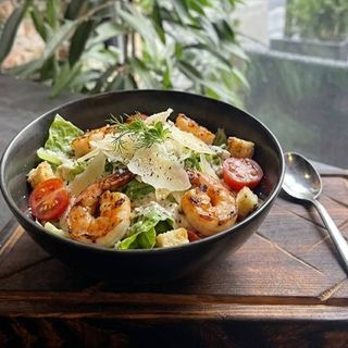 Салат Цезарь з креветками 260 гр