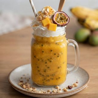 Молочний коктейль Манго-Маракуйя