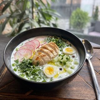 Окрошка зі смаженою куркою
