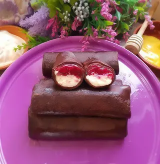 Млинці шоколадні з малиною та сиром (1кг), заморожений напівфабрикат