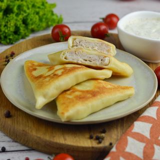 Бендерики з куркою та сулугуні