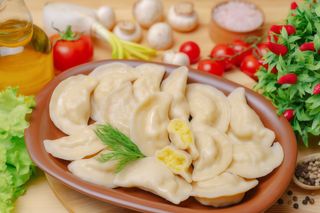 Вареники з картоплею (1кг), заморожений напівфабрикат