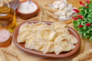 Вареники з солоним сиром (1кг), заморожений напівфабрикат