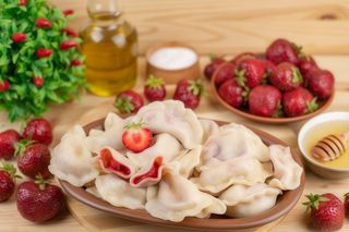 Вареники з полуницею (1кг), заморожений напівфабрикат