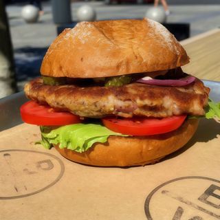 Бургер зі шніцелем