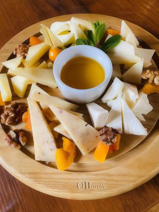 Асорті карпатських сирів (250г)