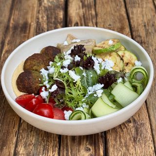 Боул з фалафелем, хумусом, овочами та сиром фета (350г)