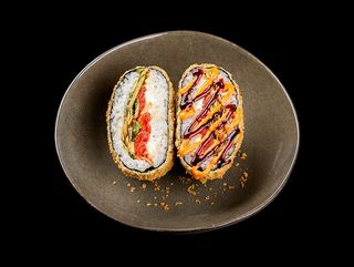 Суші бургер з лососем(370/40г)