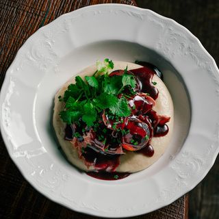 Ростбіф з виним соусом, картопляним пюре та дорблю(260г)