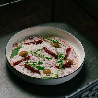 Карпачо з телятини та вяленим томатом(140г)