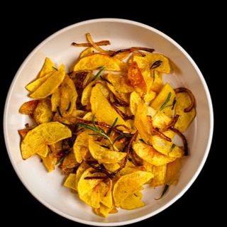 Смажена картопля по-домашньому з розмарином