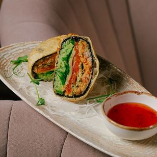 Азіатський бургер з лососем