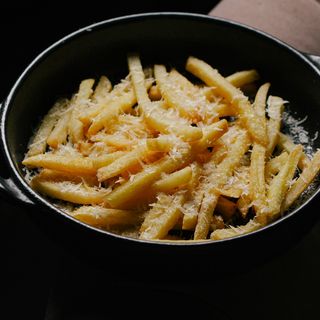 Картопля фрі з пармезаном