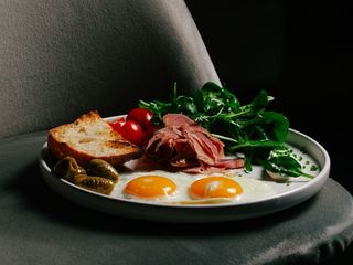 Яєшня з прошутто